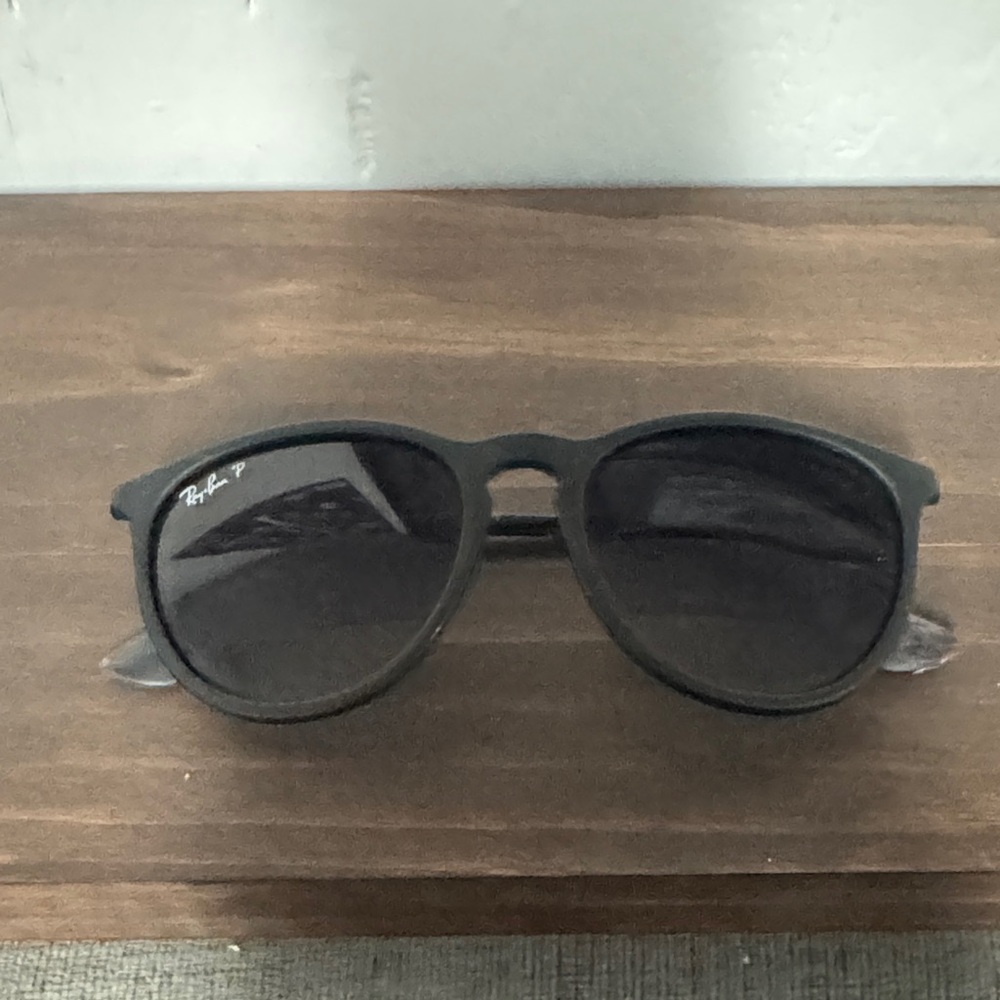 Ray-Ban Black Sunglasses - Polarized